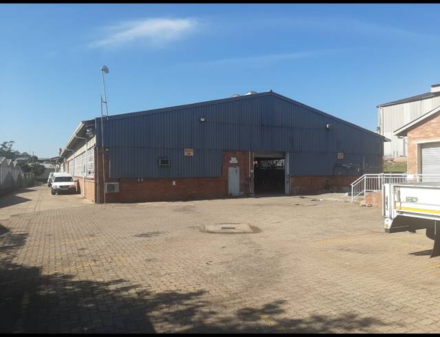 2,140M² FACTORY TO LET IN WESTMEAD